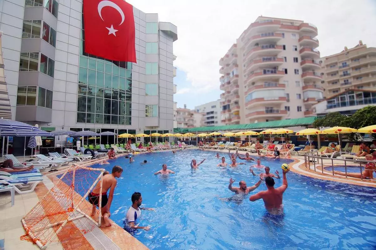 KLAS MORE BEACH (Copy).jpg